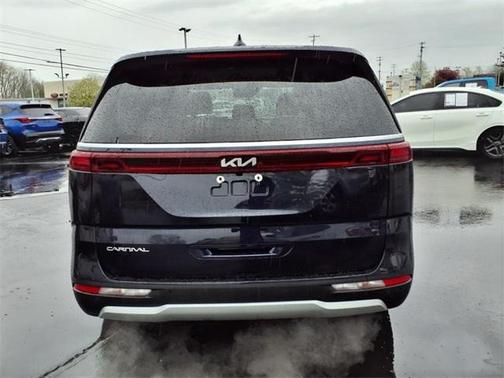 2024 Kia Carnival LX