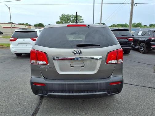 2011 Kia Sorento LX