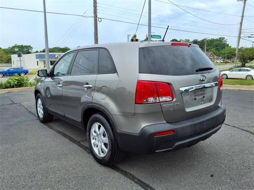 2011 Kia Sorento LX
