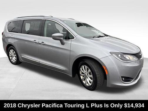 Billet Silver Metallic Clearcoat 2018 Chrysler Pacifica Touring-L Plus