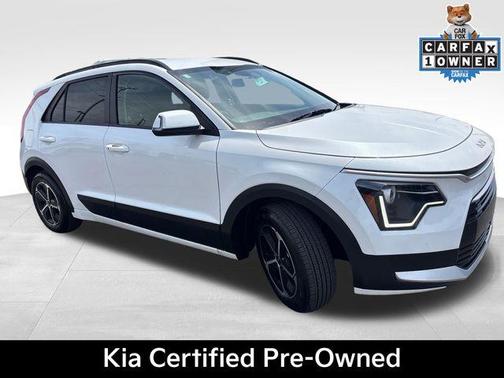 Snow White Pearl 2023 Kia Niro EX