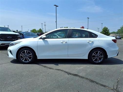 2022 Kia Forte LXS