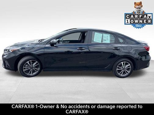 Aurora Black Pearl 2023 Kia Forte LXS