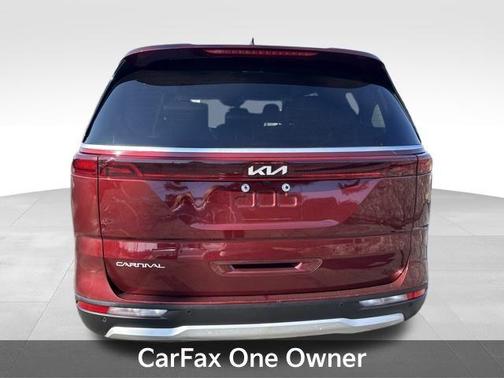 2024 Kia Carnival LX