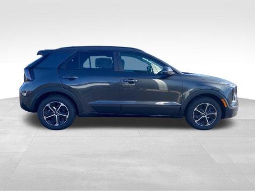 Gray 2027 Kia Niro LX
