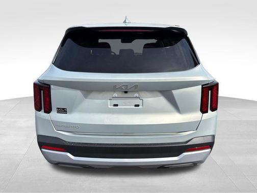 Ivory Silver 2026 Kia Sorento LX