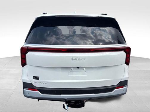 Snow White Pearl 2026 Kia Carnival EX