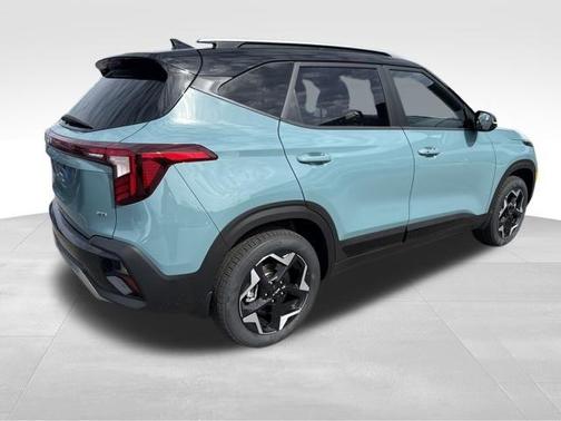 Blue / Black 2026 Kia Seltos S