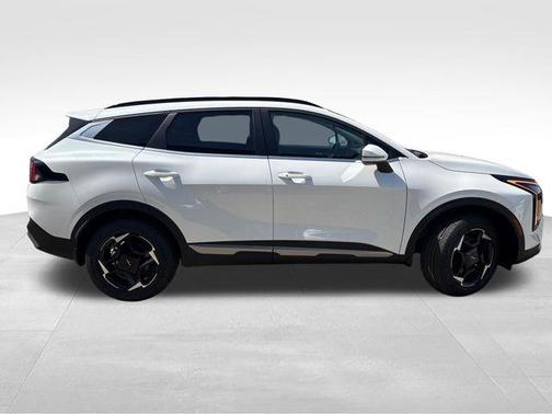 Snow White Pearl 2026 Kia Sportage Hybrid EX