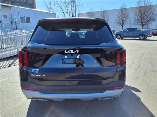 2025 Kia Sorento LX
