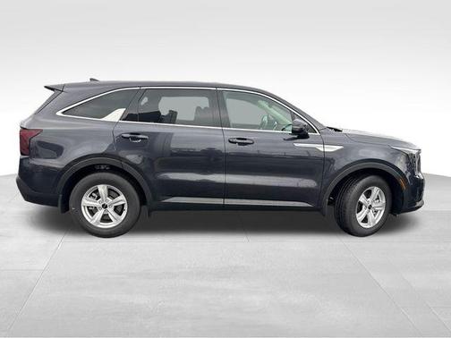 Metal 2026 Kia Sorento LX