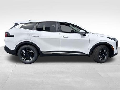 Glacial White Pearl 2026 Kia Sportage LX