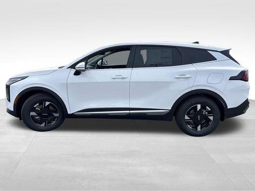 Glacial White Pearl 2026 Kia Sportage LX