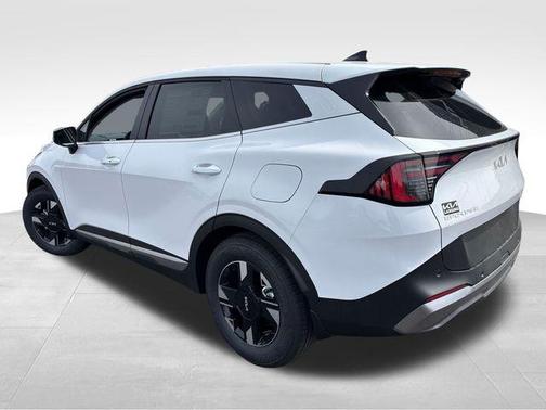 Glacial White Pearl 2026 Kia Sportage LX