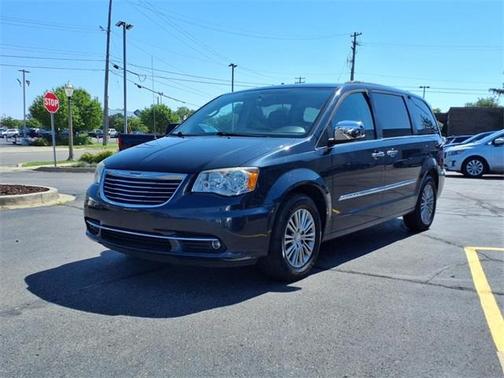 2014 Chrysler Town & Country Touring-L