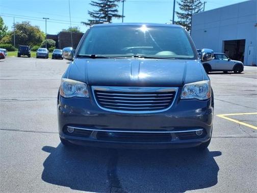2014 Chrysler Town & Country Touring-L
