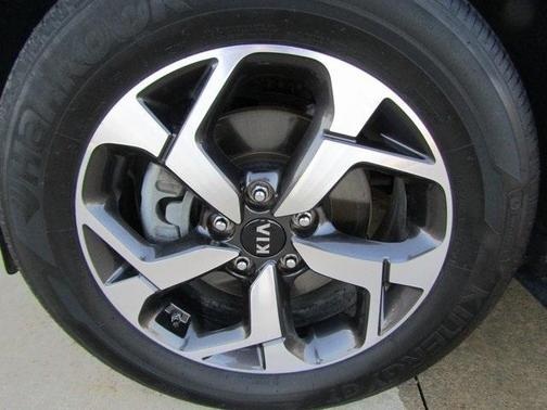 Photo 5 of 40 of 2020 Kia Sportage LX