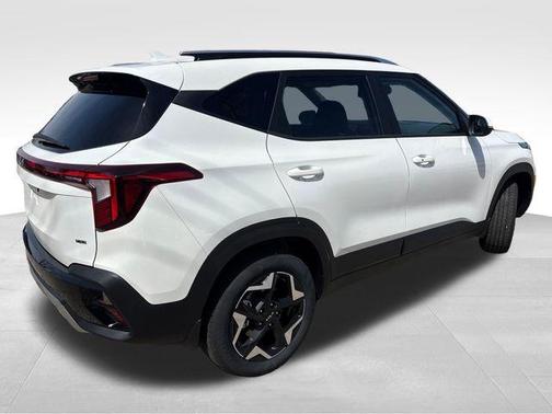 Snow White Pearl 2026 Kia Seltos S