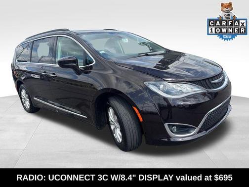 Dark Cordovan Pearlcoat 2017 Chrysler Pacifica Touring-L