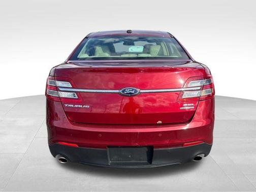 Ruby Red Metallic 2014 Ford Taurus SEL