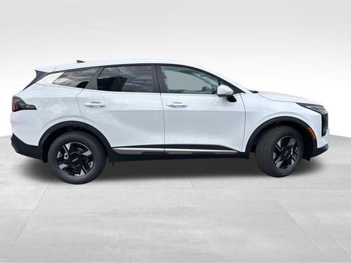 Glacial White Pearl 2026 Kia Sportage LX