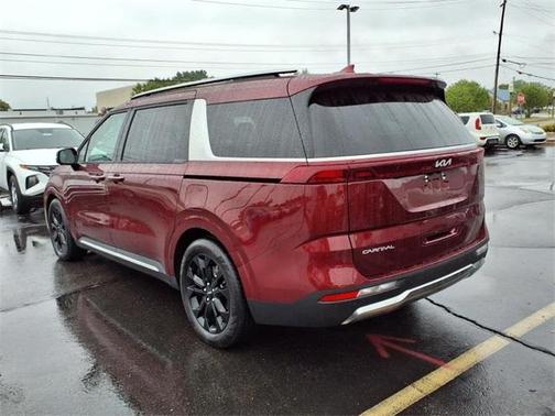 2024 Kia Carnival SX
