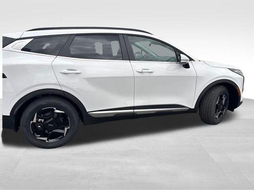 Glacial White Pearl 2026 Kia Sportage EX