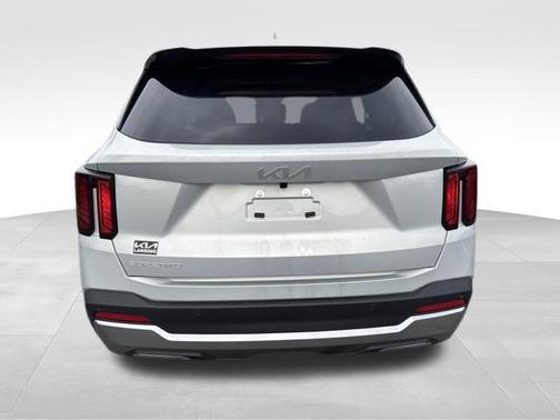 Ivory Silver 2026 Kia Sorento S