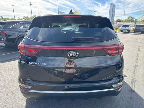 2022 Kia Sportage LX