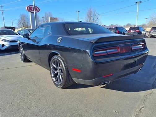 2022 Dodge Challenger SXT