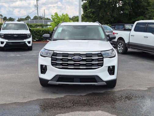 Star White Metallic Tri-Coat 2026 Ford Explorer Active
