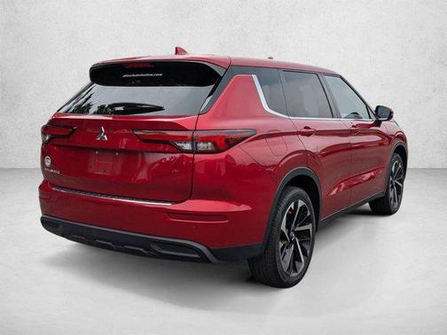 Red Diamond 2022 Mitsubishi Outlander ES 2.5 2WD