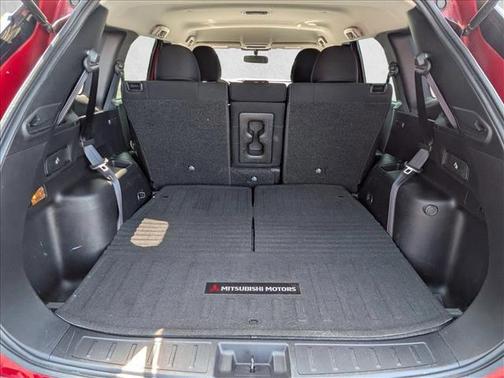 Red Diamond 2022 Mitsubishi Outlander ES 2.5 2WD