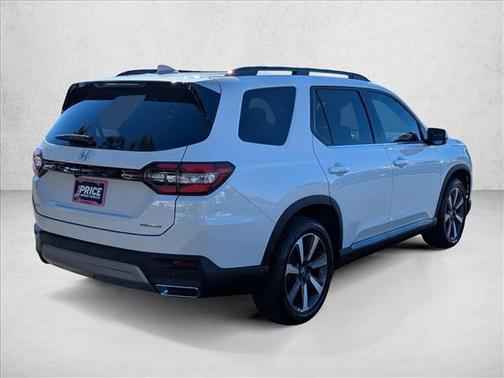 2025 Honda Pilot Touring 8-Passenger