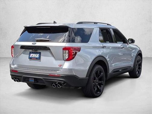Iconic Silver Metallic 2023 Ford Explorer ST