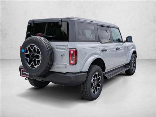 Avalanche Gray 2026 Ford Bronco Outer Banks