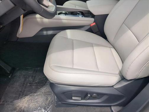 Star White Metallic Tri-Coat 2026 Ford Explorer Active