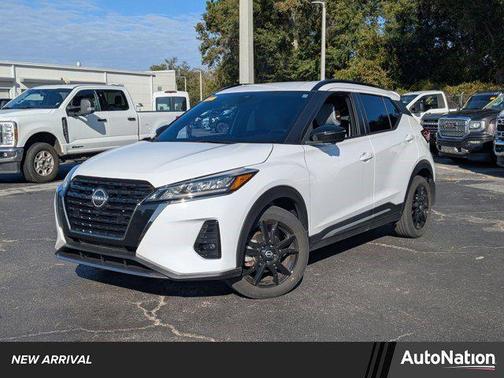 2024 Nissan Kicks SR