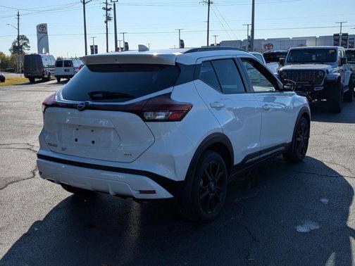 2024 Nissan Kicks SR