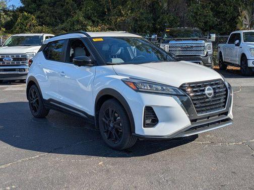 2024 Nissan Kicks SR