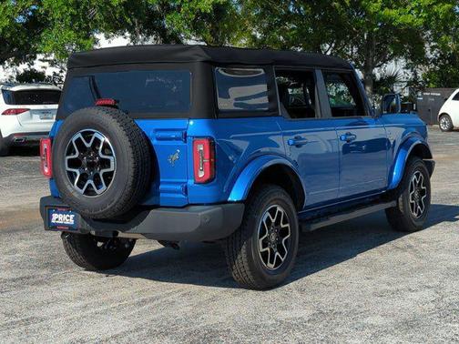 Velocity Blue Metallic 2024 Ford Bronco Outer Banks