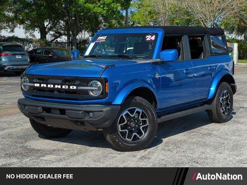 Velocity Blue Metallic 2024 Ford Bronco Outer Banks