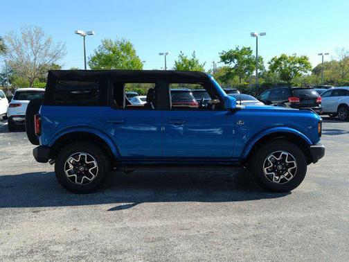 Velocity Blue Metallic 2024 Ford Bronco Outer Banks