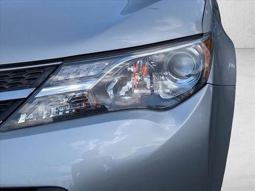 Classic Silver Metallic 2015 Toyota RAV4 XLE