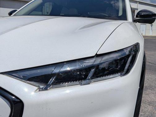 Star White Metallic Tri-Coat 2024 Ford Mustang Mach-E Premium