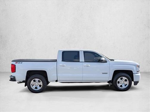 Summit White 2018 Chevrolet Silverado 1500 2LT