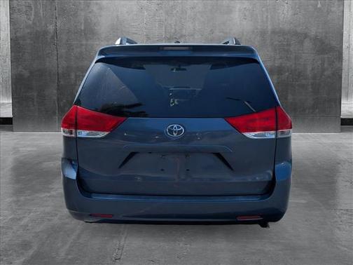 2013 Toyota Sienna LE