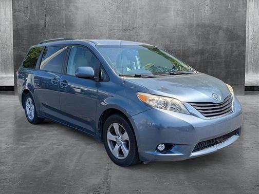 2013 Toyota Sienna LE