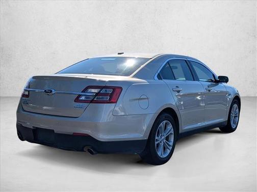 2018 Ford Taurus SEL