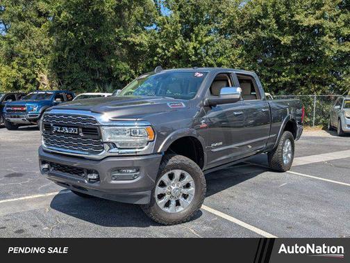 2019 RAM 2500 Limited Crew Cab 4x4 6'4' Box